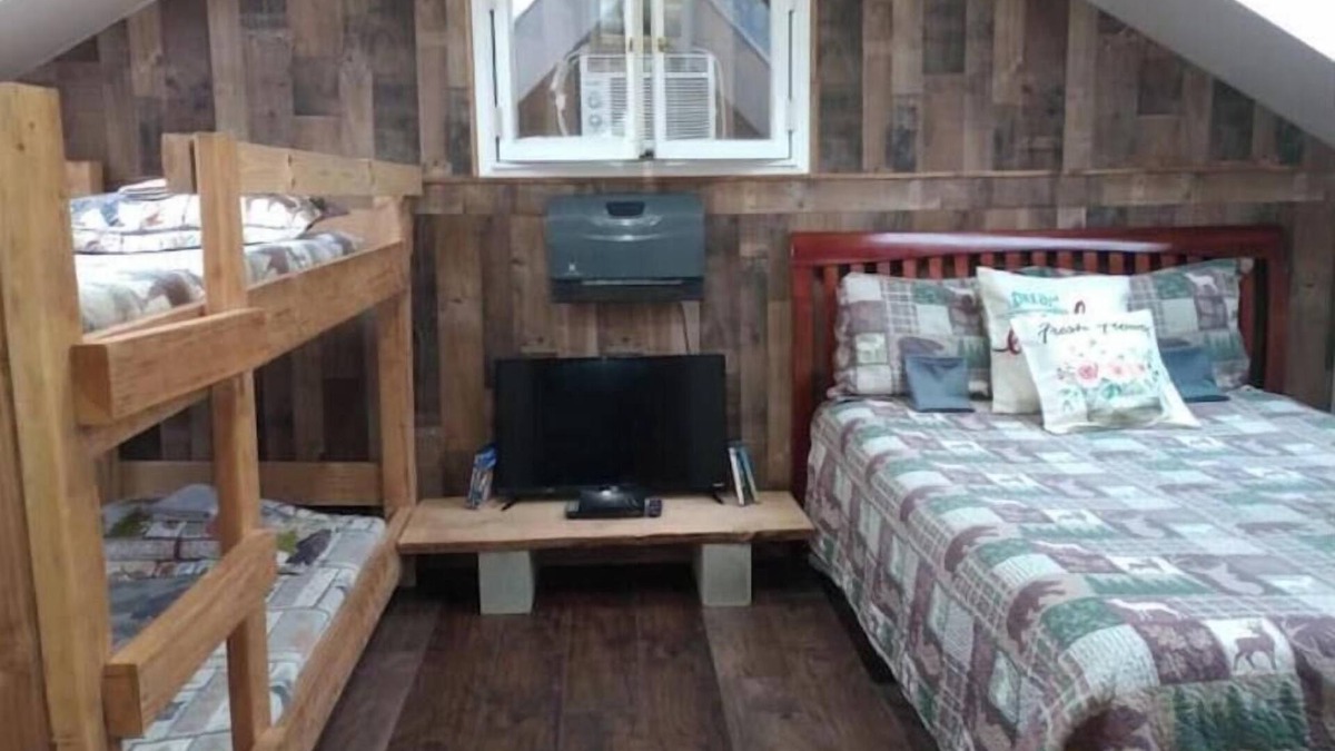 Bodfish House | Mountain top Barn retreat with view