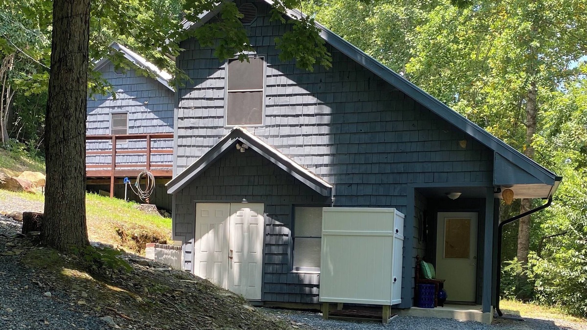Troy Cabin | Mountain top cabin in the heart of the Uwharrie National Forest!