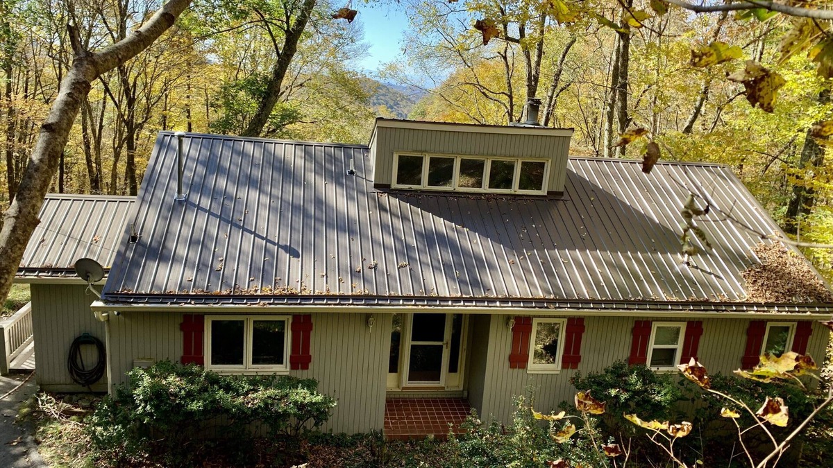 Wolf Laurel Cabin | Mountain Top Cabin in Wolf Laurel, just North of Asheville