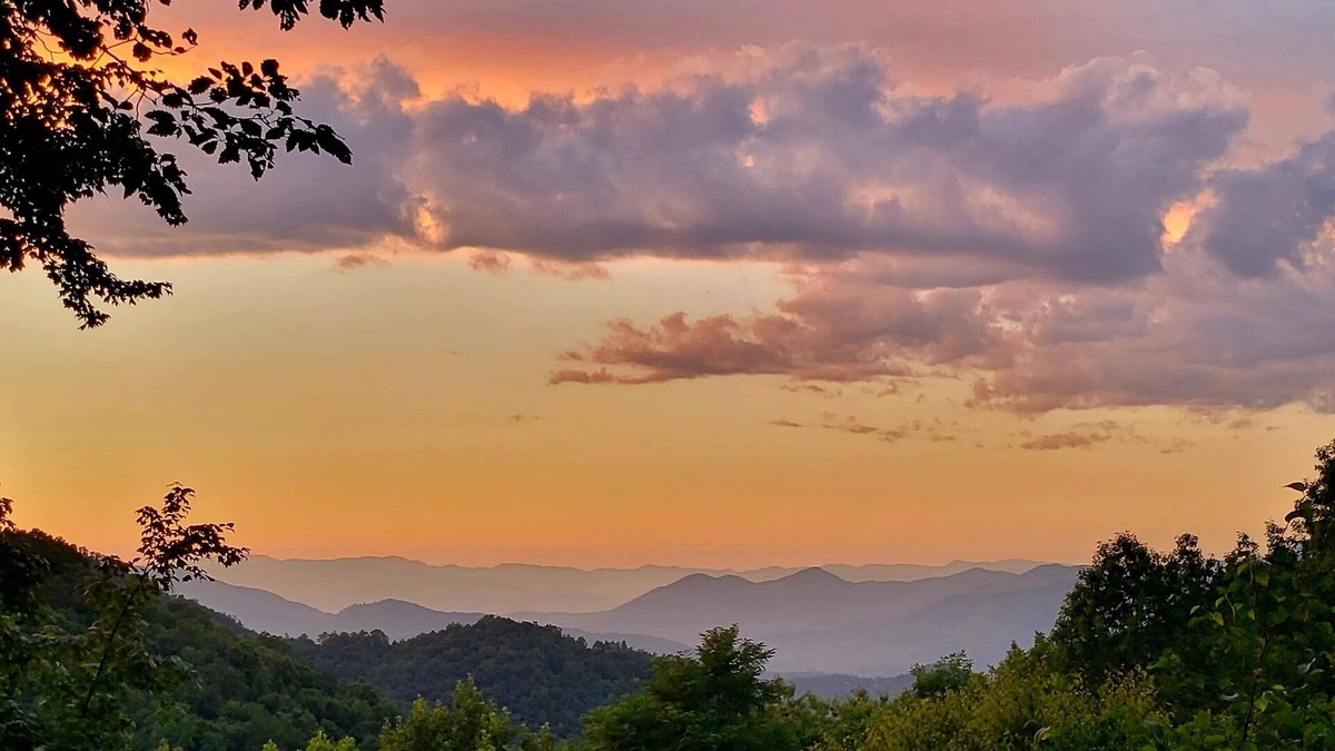 Sylva Cabin | Mountain Top Cabin with a View that is Centrally Located in Western Carolina.