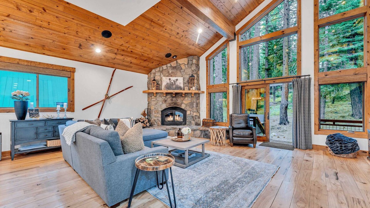 Pla-Vada Woodlands House | Mountain-Top Chalet Near Skiing with Hot Tub