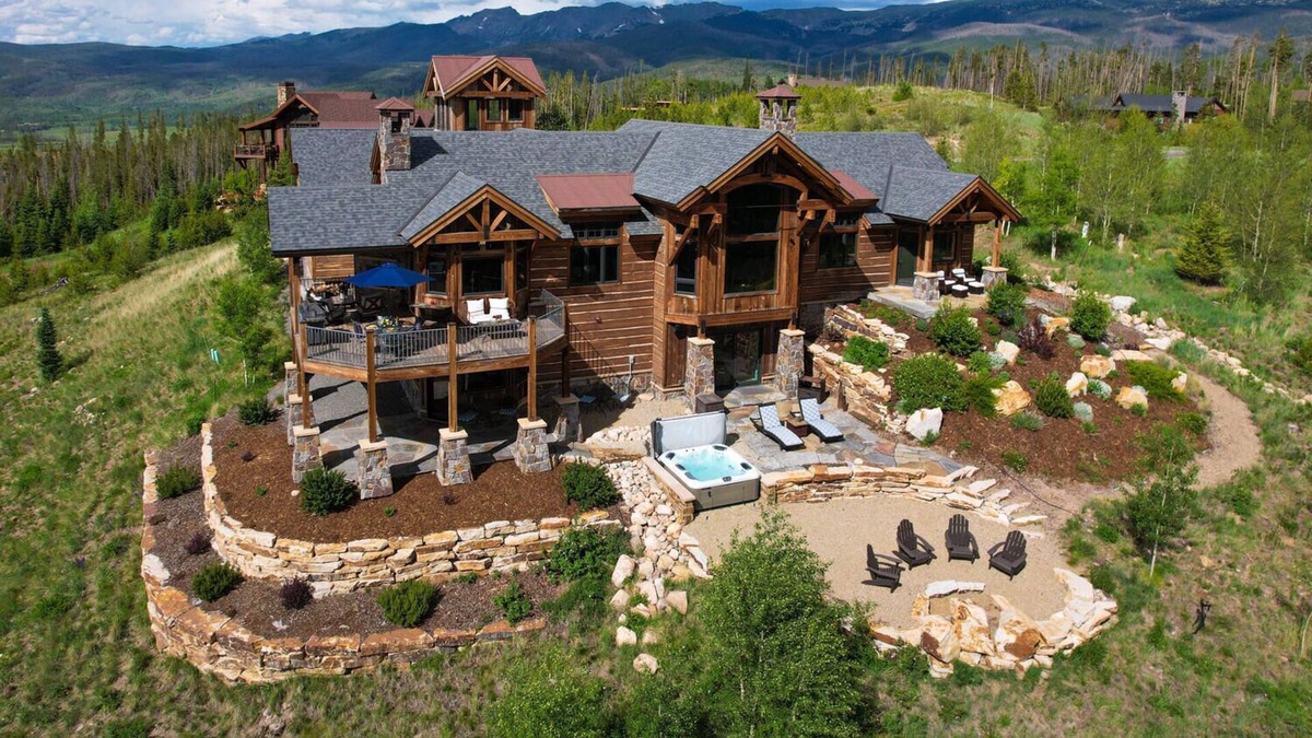 Rendezvous House | Mountain Top Luxury Home / Hot Tub & Incredible Views / Best Price - $500 FREE Activities Daily