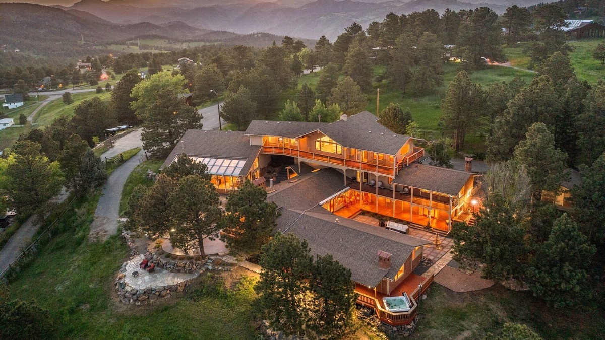 Golden House | Mountain Top Luxury Red Rocks Hot tub Sauna Views