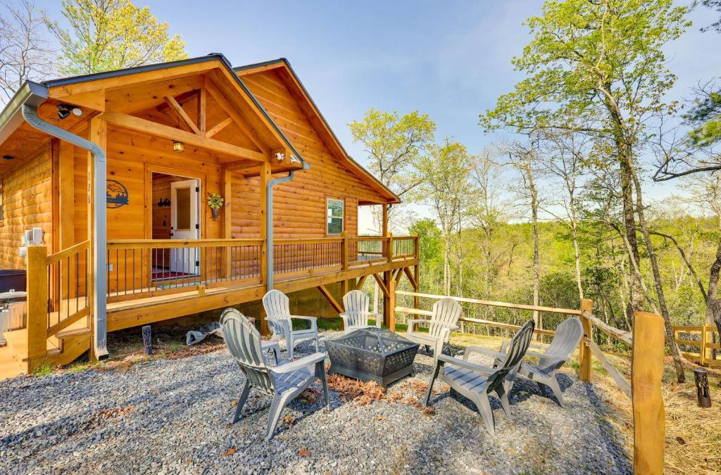 Murphy House | Mountain View and Fire Pit Updated Murphy Cabin!