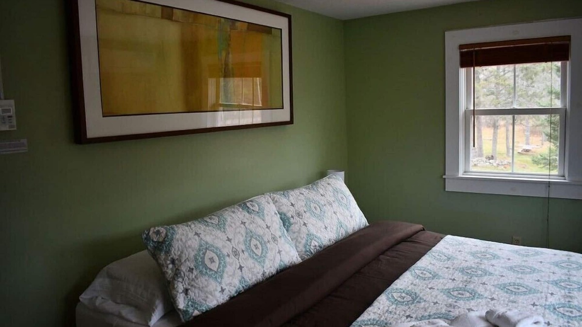 Goshen House | Mountain View/Brook Road Inn