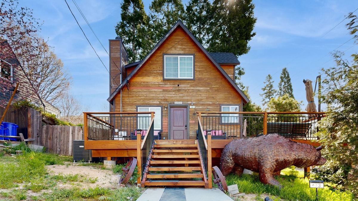 Cedar Glen Cabin | Mountain-view cabin with fireplace, outdoor dining, firepit & wraparound deck