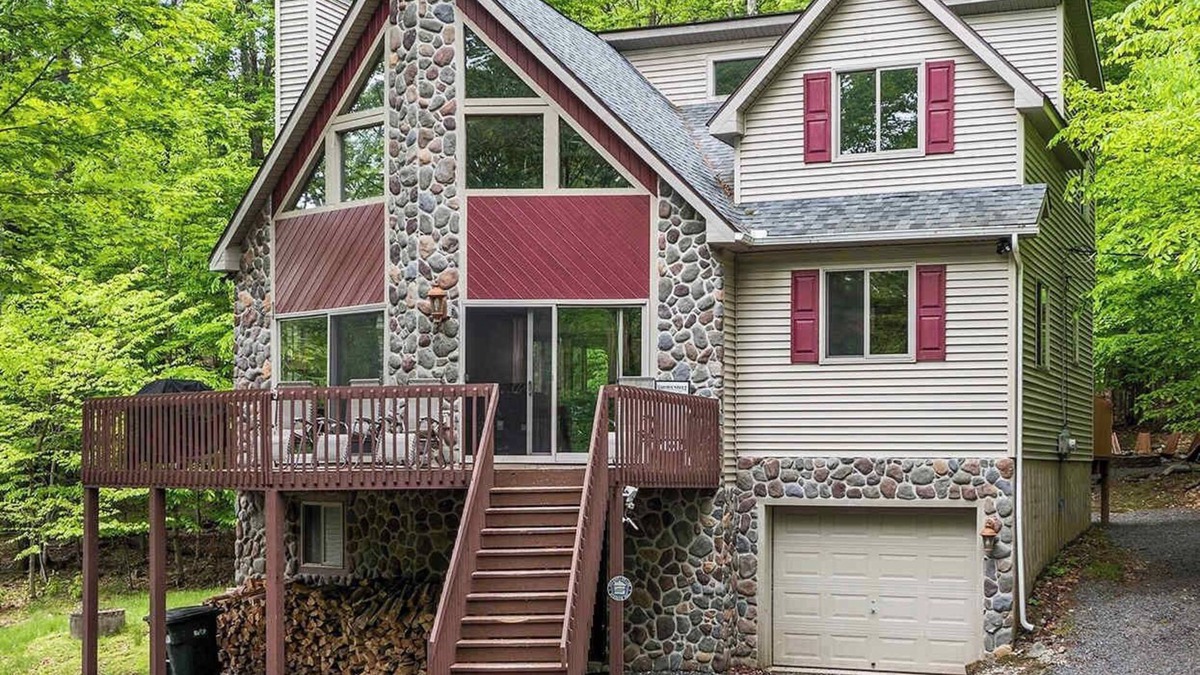 Locust Lake Village House | Mountain View Chalet | Hot Tub, Lakes, Fall colors