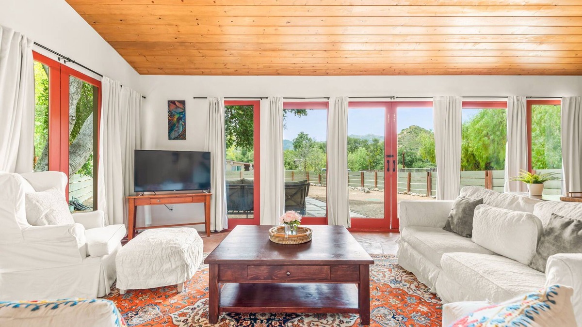 Agoura Hills Cottage | Mountain View Cottage Home in Malibu, close by to the beach!