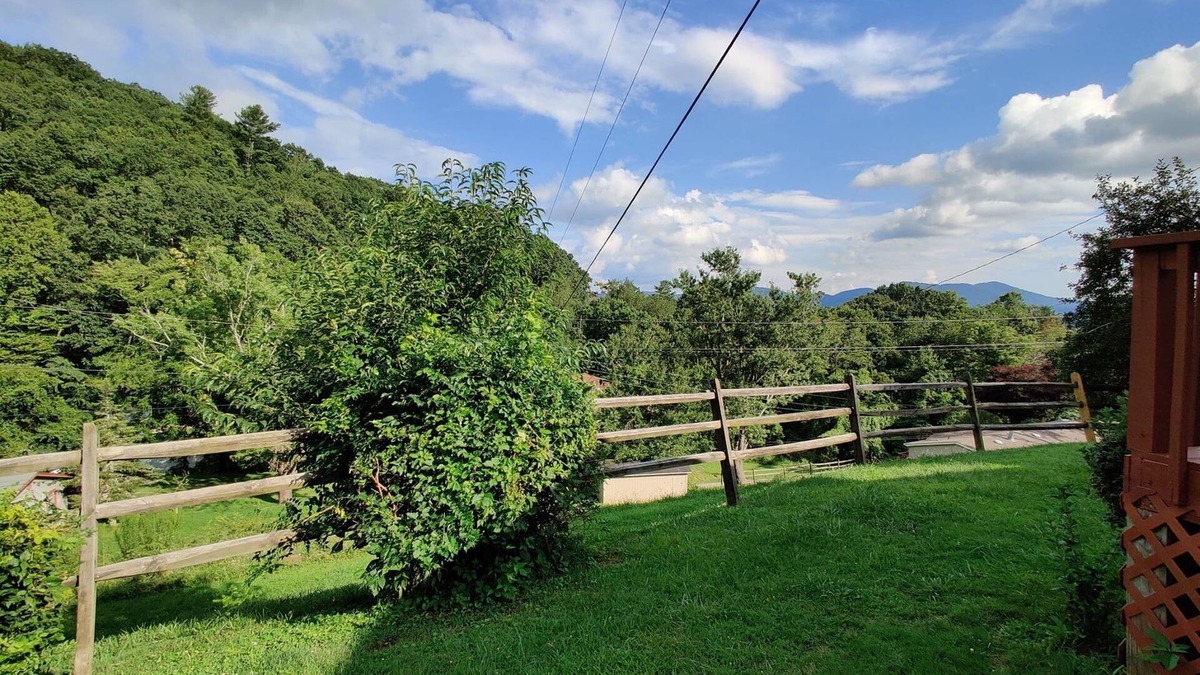 Asheville Cottage | Mountain View Cottage in Asheville, NC