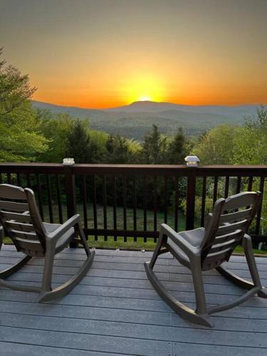 Rumney House | Mountain View Escape with Hot Tub