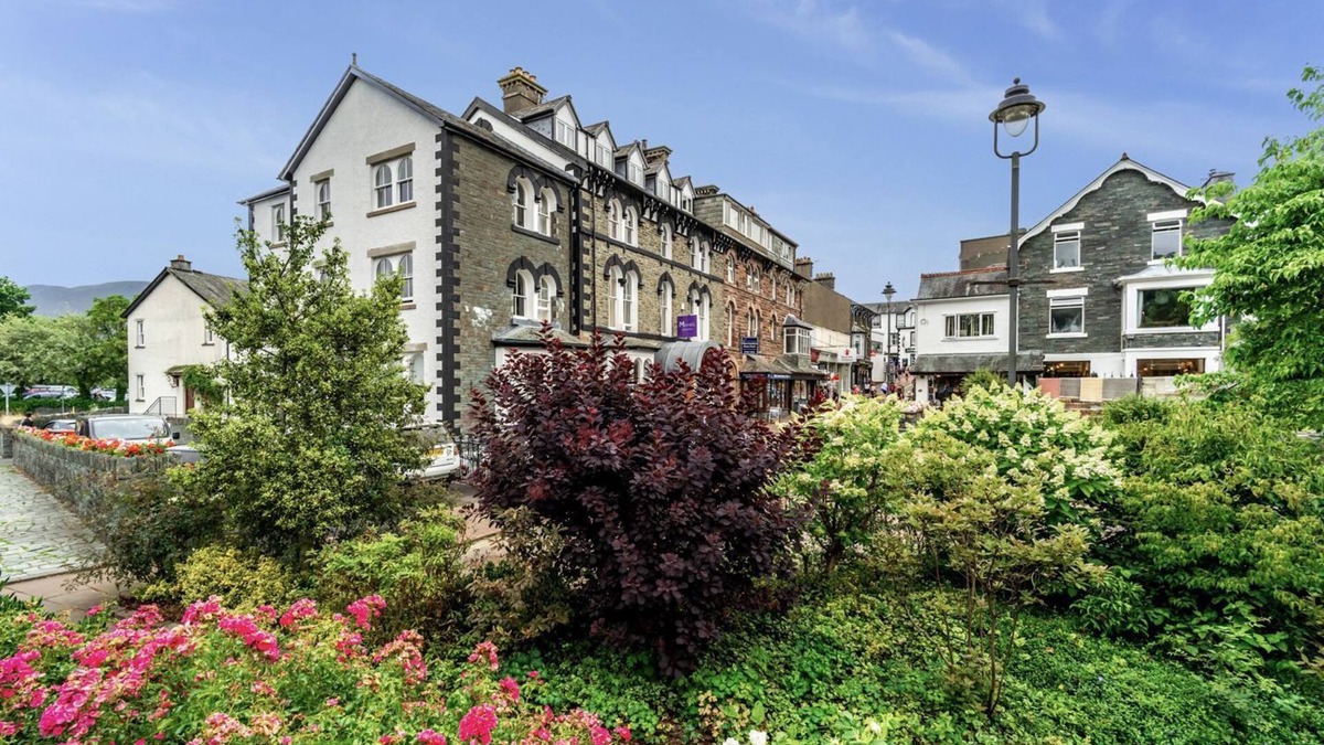 Keswick Cottage | Mountain View - an apartment that sleeps 4 guests in 2 bedrooms
