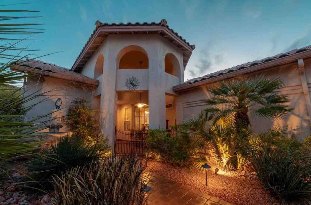 Pinnacle Hill House | Mountain View Hide Away with Heated Pool