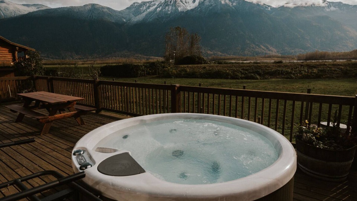 Kent House | Mountain View House w/private hot tub and large wraparound deck