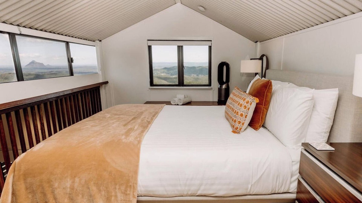 Wootha Cabin | "Mountain View Lodge Maleny"