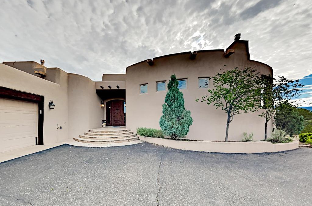 Santa Fe House | Mountain-View Magic