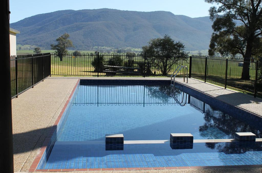 Corryong Hotel | Mountain View Motel