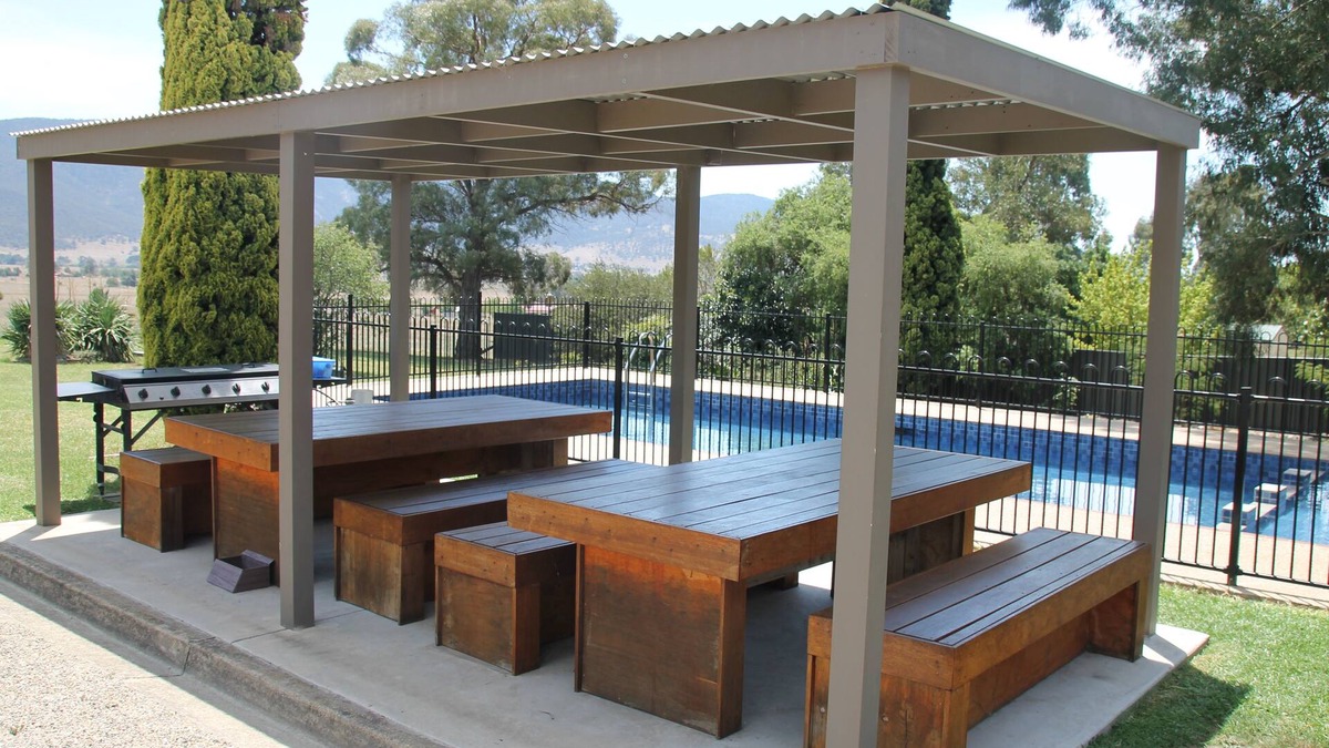 Corryong Hotel | Mountain View Motel Corryong