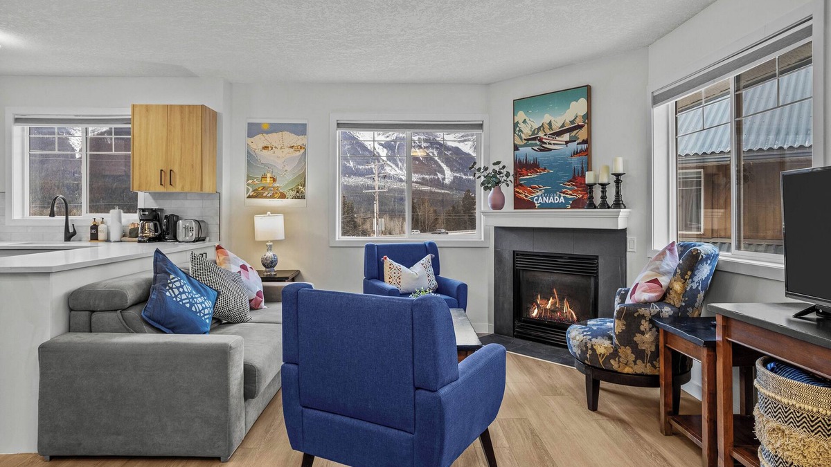 Harvie Heights House | Mountain View Oasis with Hot Tub at Banff National Park Gate