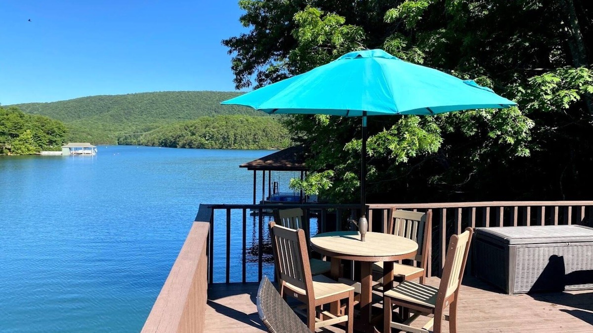 Huddleston House | Mountain View, Quiet Cove, Hot Tub, Fire Pit, Two-Tier Dock, & much more!