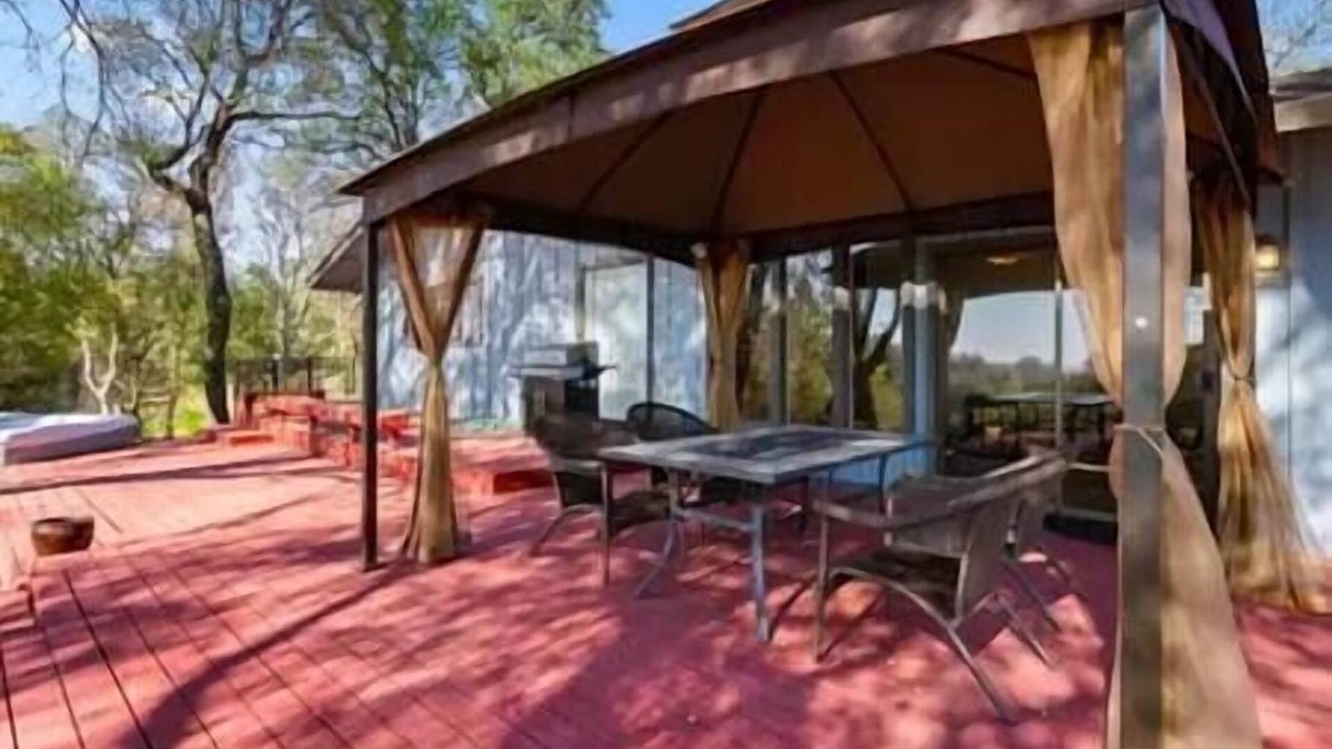 Rough and Ready House | Mountain View Retreat: Your Perfect Getaway