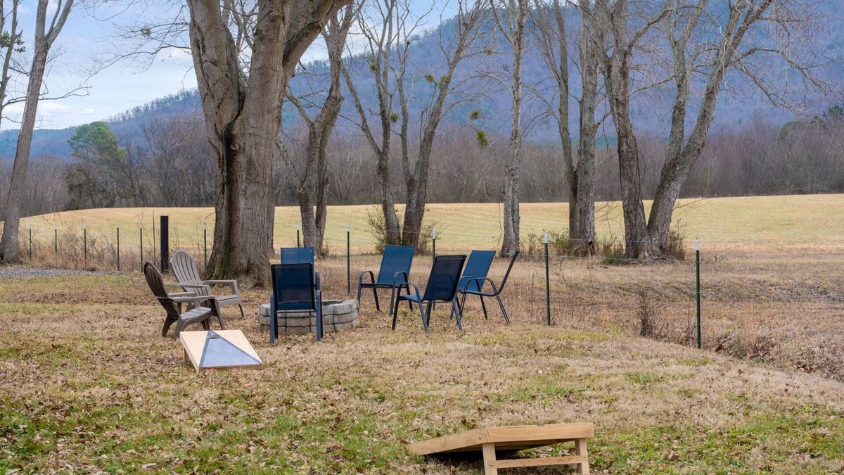 Benton House | Mountain View River Retreat