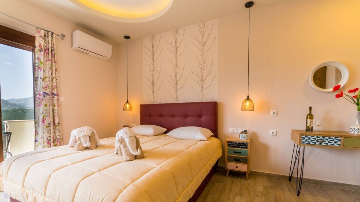 Thronos Bed & Breakfast | Mountain View Room for 3 people