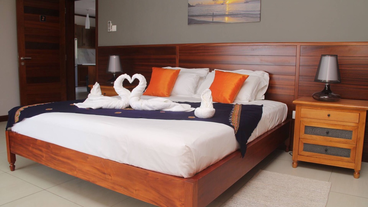 Glacis Bed & Breakfast | Mountain View Suite 1 Bedroom B&B Suite