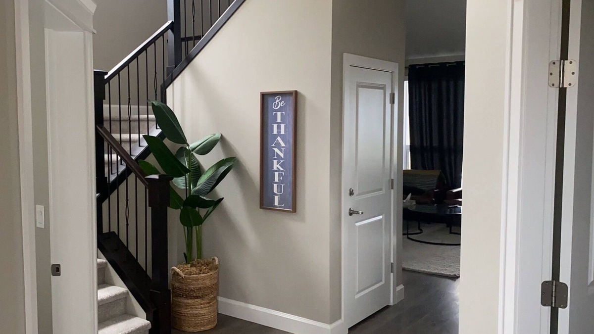 Harrison Mills House | Mountain view suite in Harrison Highland