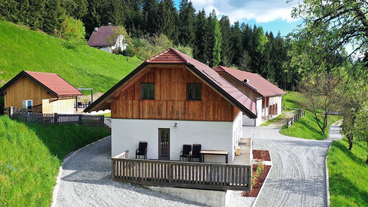 Slovenj Gradec Villa | Mountain View Villa with Sauna and Hot-Tub - Three Bedroom Villa with Sauna and Hot-Tub