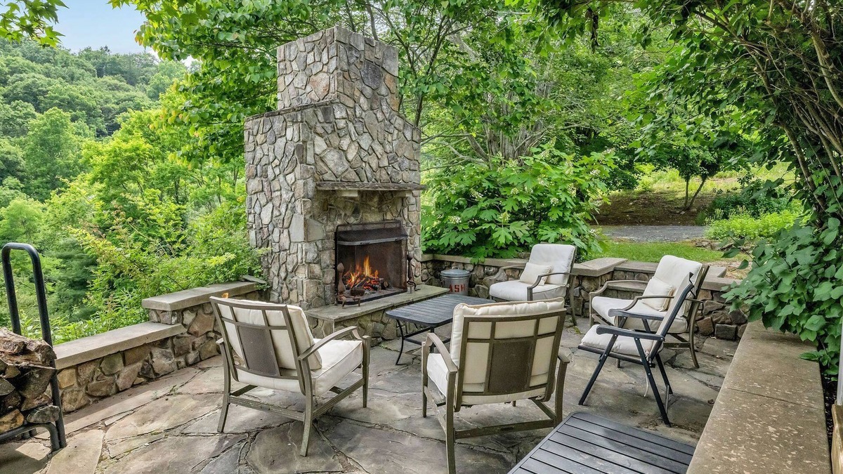 Grassy Creek Cabin | Mountain Views - Indoor & Outdoor Wood Burning Fireplaces - Close to Grayson Highlands