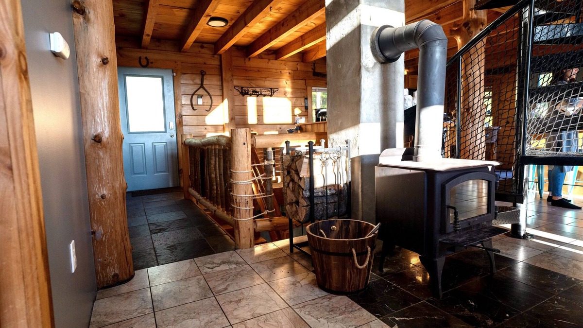 West Halifax Cabin | Mountain Views Summer Sunsets Private Hiking Tail Gameroom Minimalist