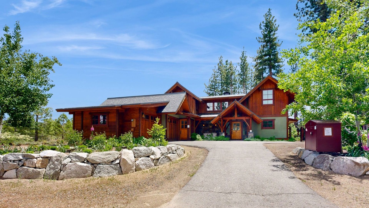 Mountain View Estates House | Mountain Views from the Hot Tub