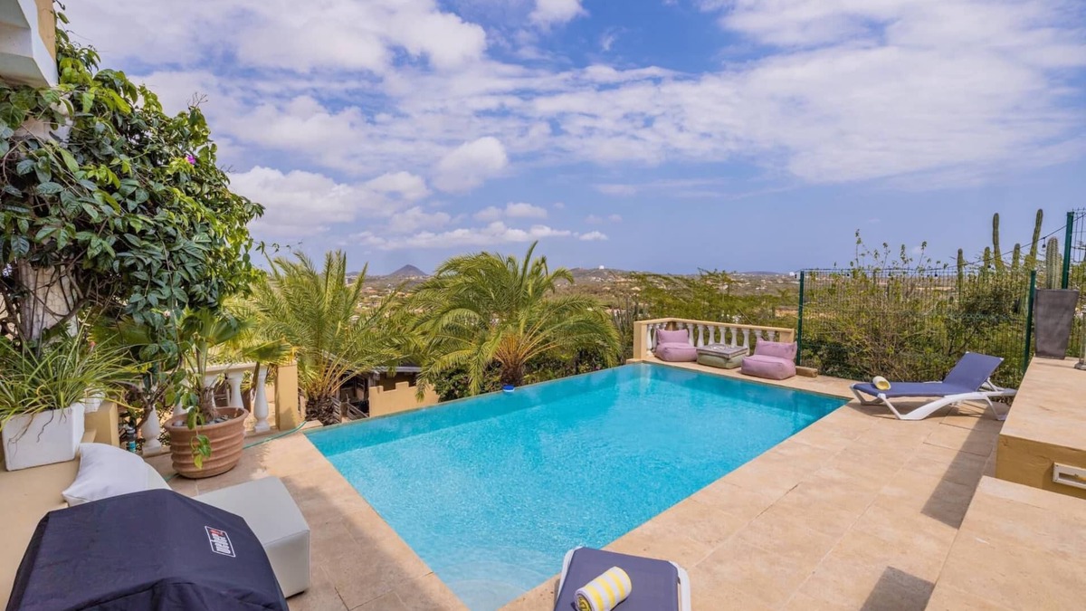 Jamanota Villa | Mountain Villa ~ Infinity Pool ~ Majestic Views