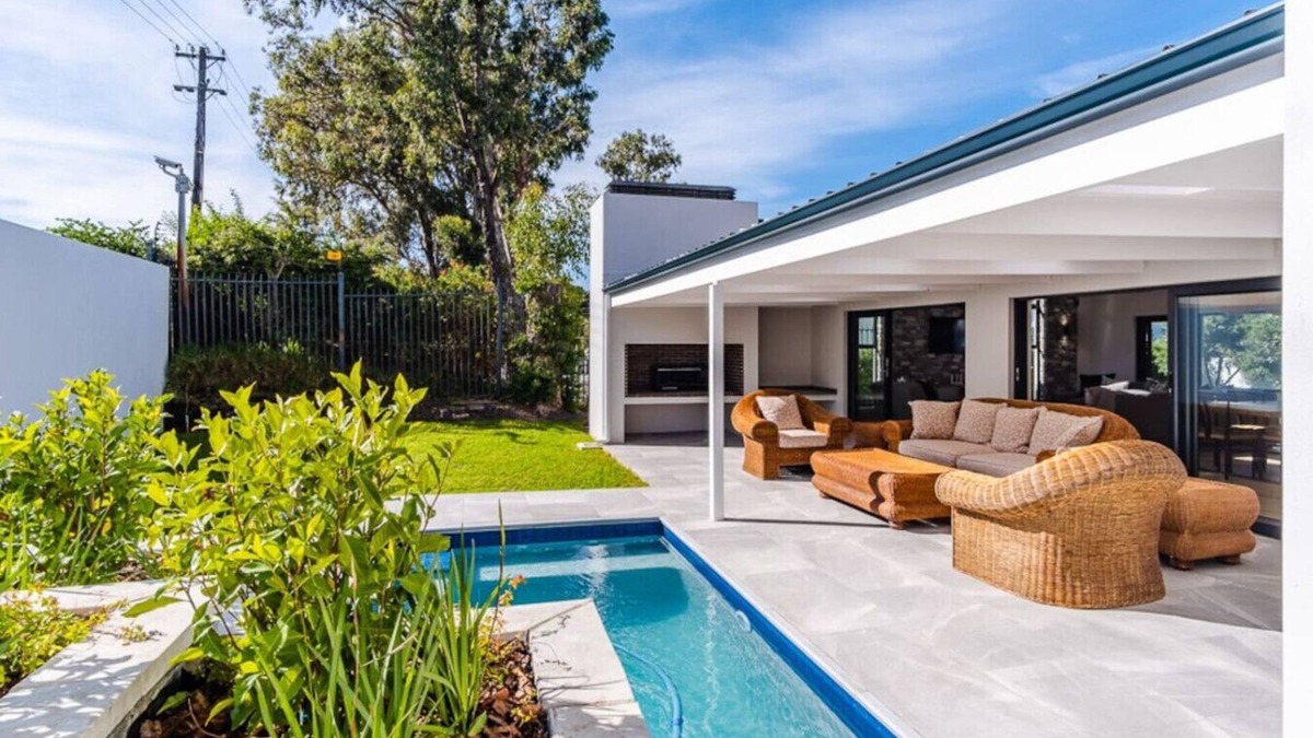 Onrus Villa | Mountain Vista Luxury Escape | Pool | Mountain View