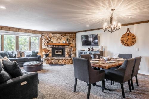 Mammoth Lakes House | Mountainback 15