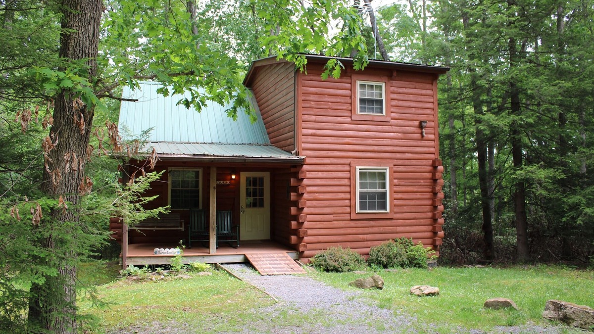 Hico Cabin | Mountaineer Relaxing 2 Bedroom Cabin