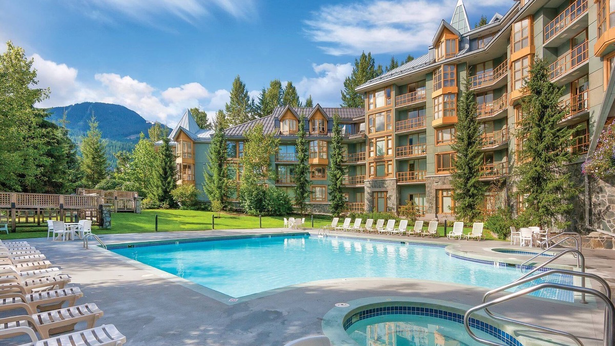 Village North Resort | Mountains, glaciers, forests!