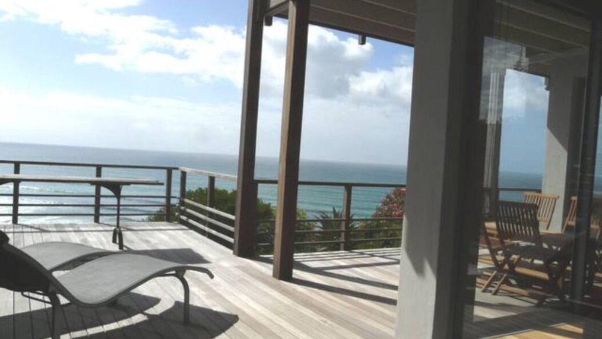 Redhill Apartment | Mountainside 2 floor apartment has magical sea views