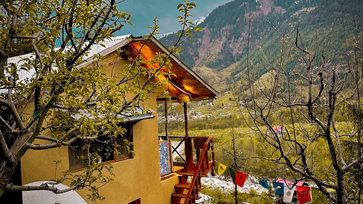 Bashisht House | Mountainside Bliss: Find Peace and Comfort at Our Mud House in Manali