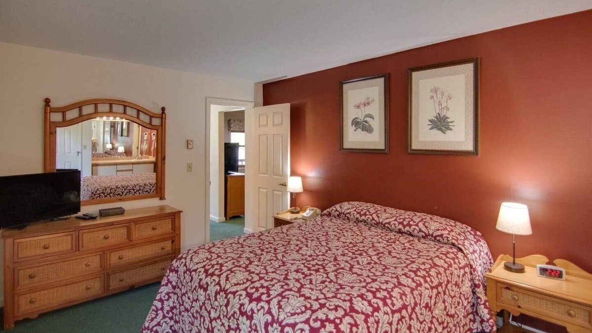 North Woodstock House | Mountainside Getaway at Deer Park Resort