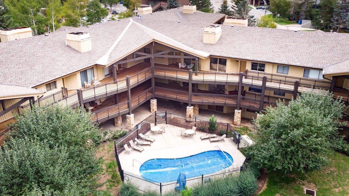 North Park City Condo | Mountainside perfection in Park City! 5 star condo in the heart of the action