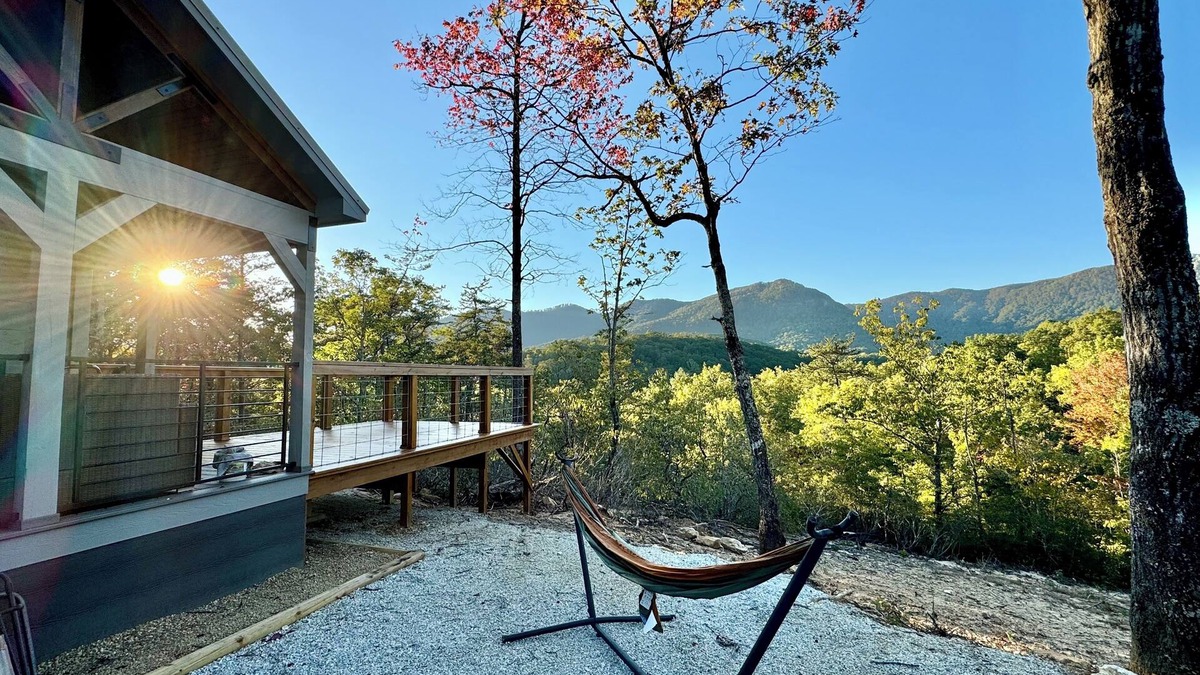 Cleveland Cabin | Mountainside Retreat with Mountain Views, Charming cabin with WiFi, AC