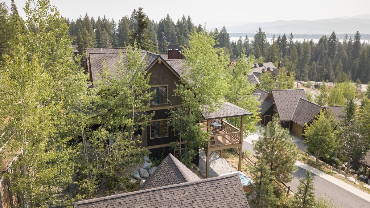 Tamarack Resort House | Mountainside Townhome, private Hot Tub, Pet Friendly