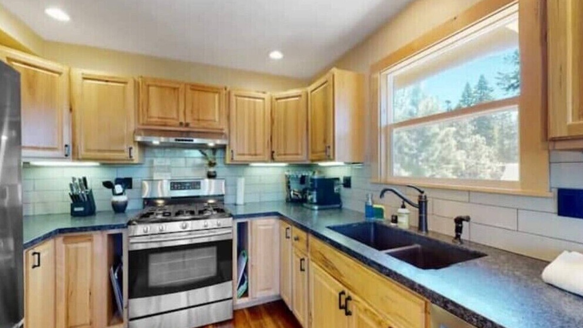 Upper Kingsbury Cabin | Mountaintop cabin minutes from Heavenly!n