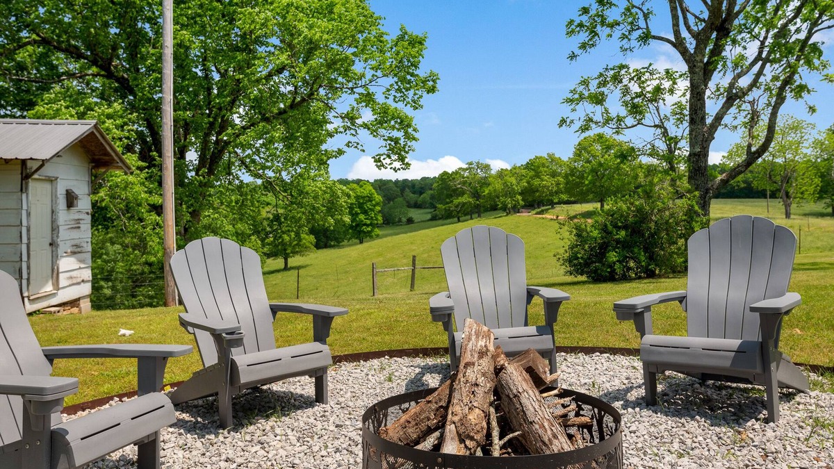 Kingston Other | Mountaintop Farmhouse near Whitaker Point Trail - Ideal for Family Getaways