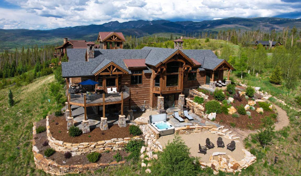 Rendezvous House | Mountaintop Luxury Home/Best Views In WinterPark/Hot Tub - FREE Activities & Equipment Rentals Daily