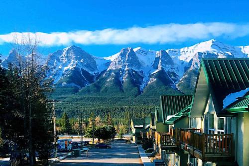 Harvie Heights House | MountainView -PrivateChalet Sleep7- 5min to DT Vacation Home