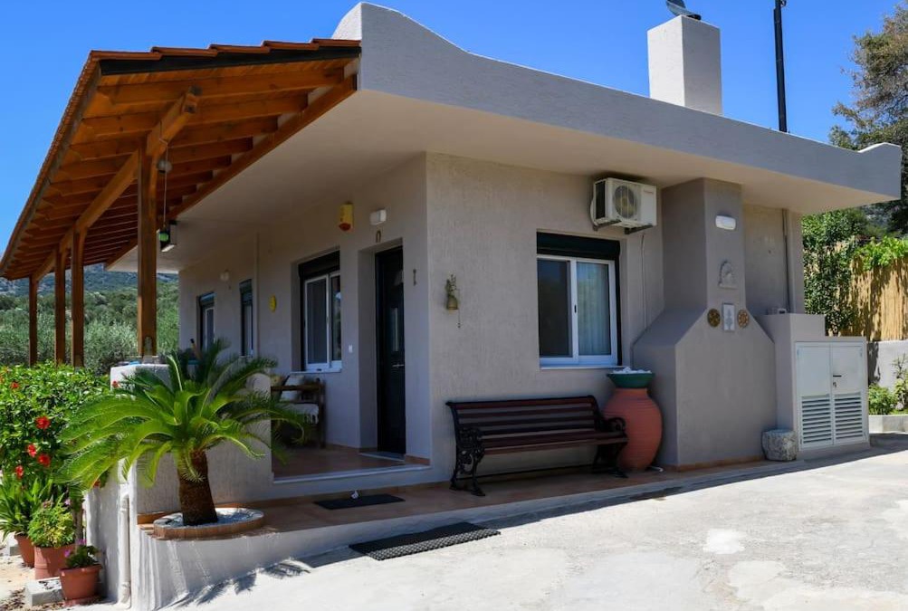 Agios Nikolaos House | Mourelo House
