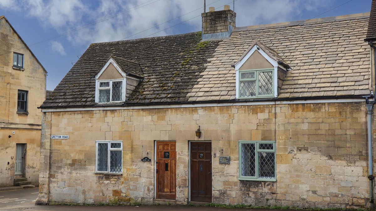 Winchcombe Cottage | MOUSE HOLE COTTAGE, pet friendly, with open fire in Winchcombe