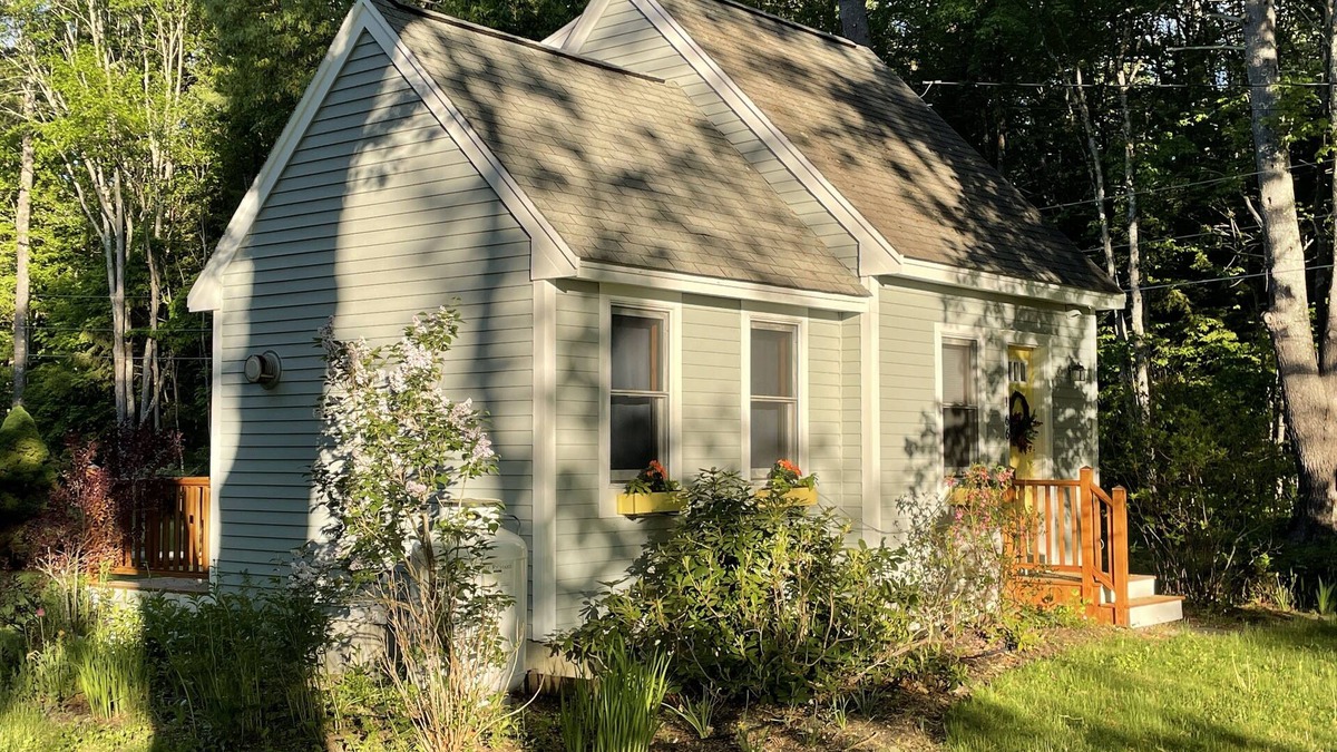 Lee Cottage | Mousetrap - a Cozy Cottage near the Lamprey River